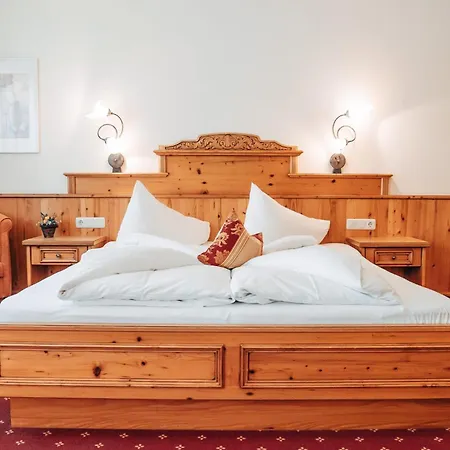Hotell Post Post Hotel - Alpine Boutique Hotel & Spa 4*