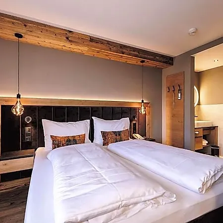 Post Post - Alpine Boutique & Hotel 4*