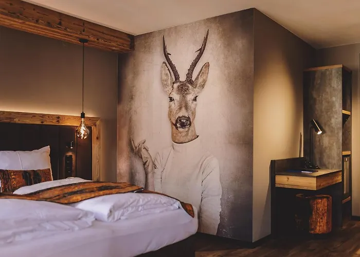 Post Post - Alpine Boutique &